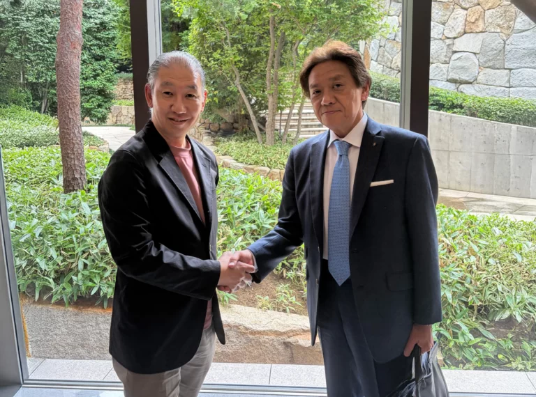 左：絆アドバイザリーサービス　右：ソニー生命保険株式会社田久保耕一